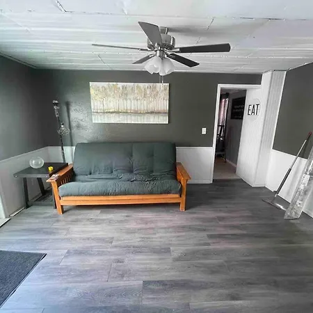 Comfortable 2 Bedroom Home In Historic Hibbing Exterior photo