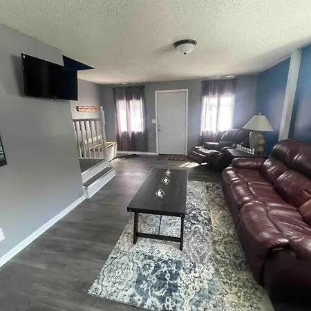 Comfortable 2 Bedroom Home In Historic Hibbing Exterior photo