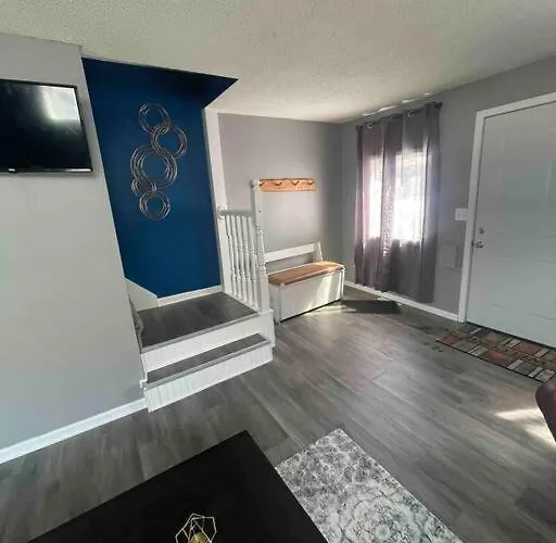 Comfortable 2 Bedroom Home In Historic Hibbing