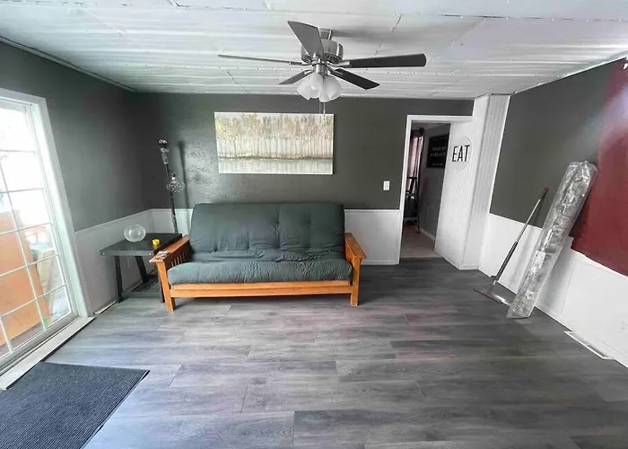 Comfortable 2 Bedroom Home In Historic Hibbing